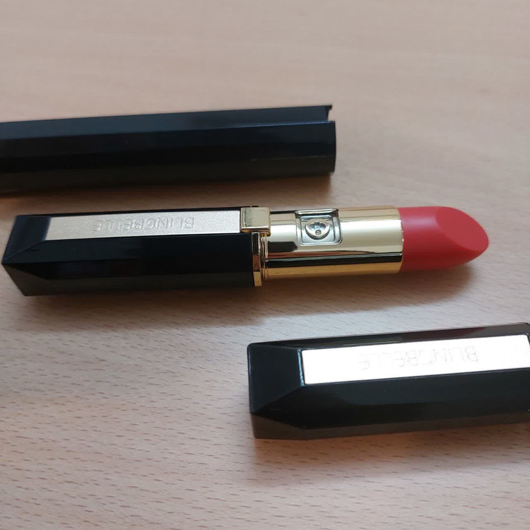 فروش ویبراتور طرح رژ لبی