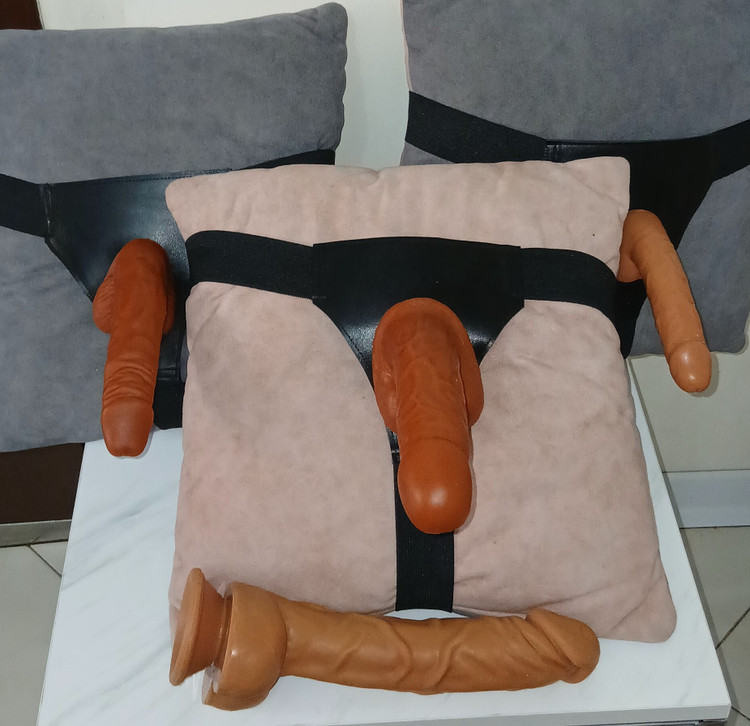 دیلدو گوشتی